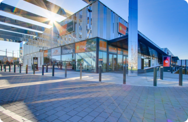 Photo du magasin Vitaliterie vu de l'extérieur, situé au coeur du centre Aushopping Promenade de Flandre, 1 Route de Roncq
59960 Neuville-en-Ferrain